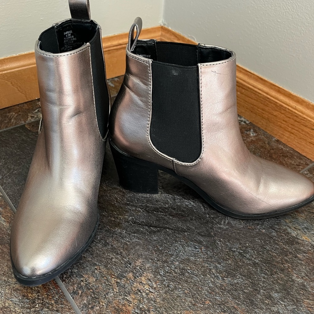 Madden Girl Barbiee pewter silver pull on ankle block heel bootie. Size 6.5